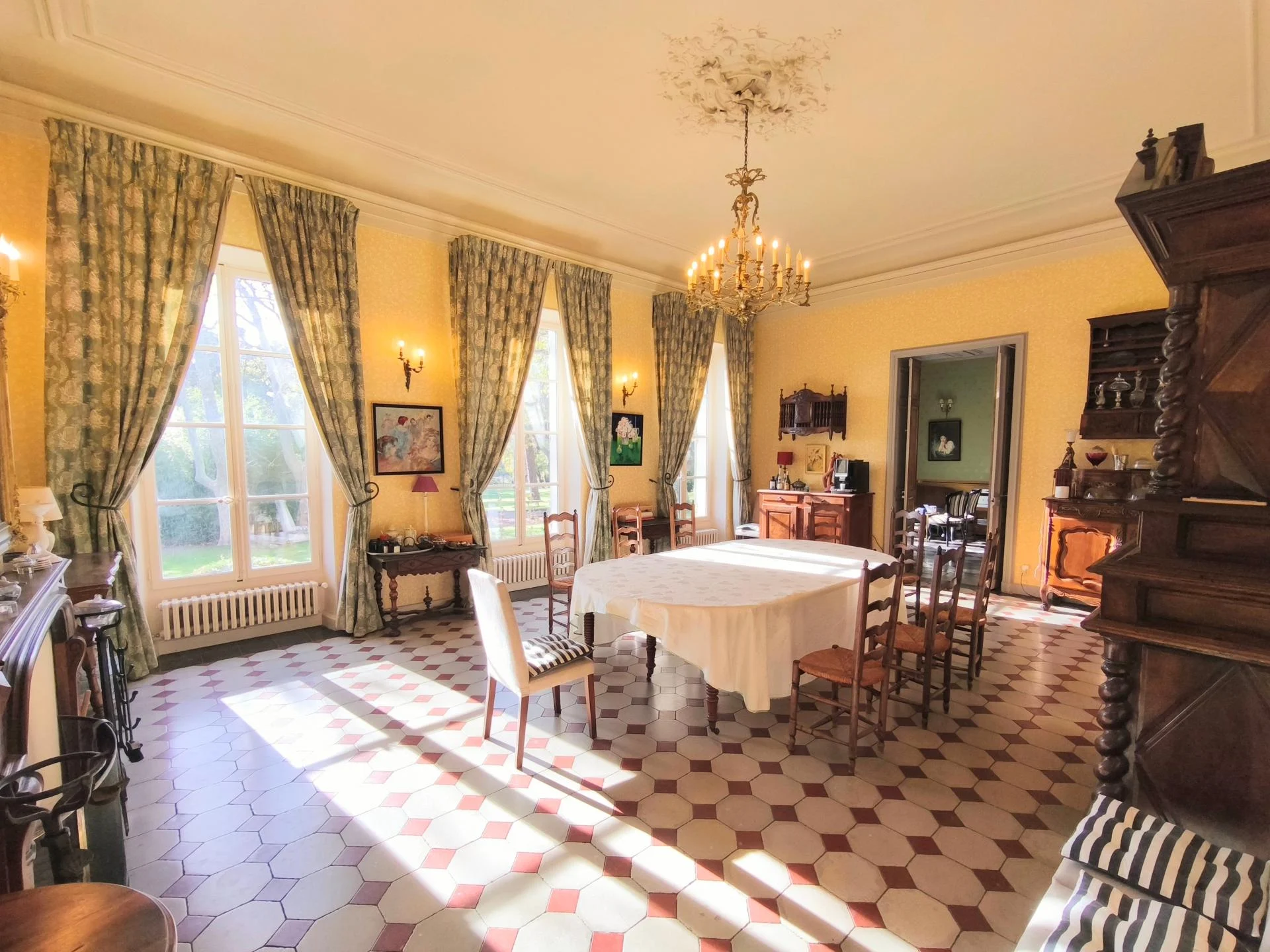 Salle à manger château